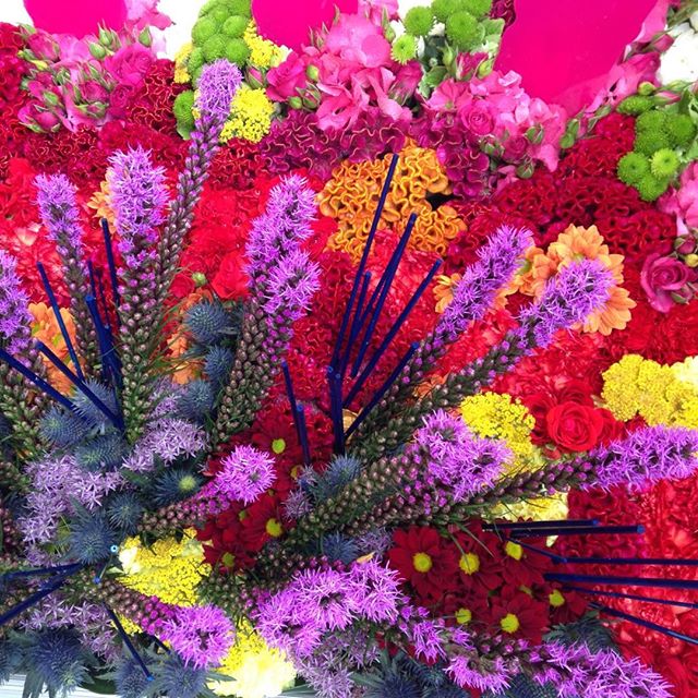 A detail from a floral display at the Chelsea Flower Show, more scenes from RHS Chelsea at my talk coming up this week 3/21 at CVU High School in Hinesburg. Special thanks to the Access team for hosting me! Come be inspired and soak up some color #gardens #rhschelsea #flowersofinstagram #englishstyle